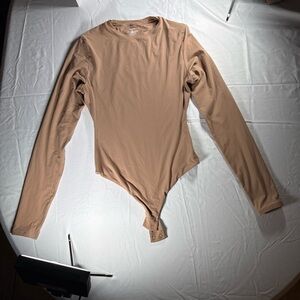 SKIMS Fits Everybody Long Sleeve Crew Neck Bodysuit Women's Size MedNude